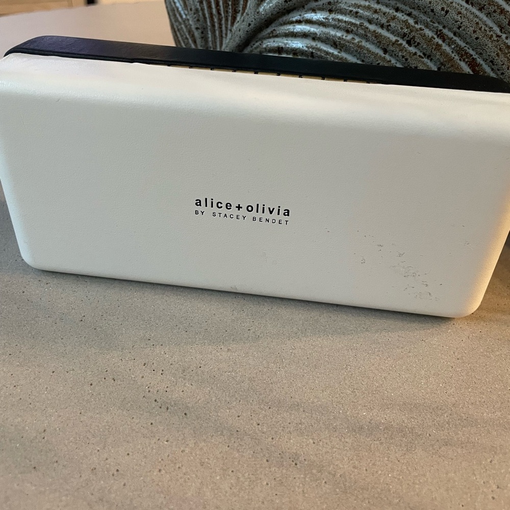 ALICE + OLIVIA Stacey Round Swarovski Sunglasses - Picture 2 of 6